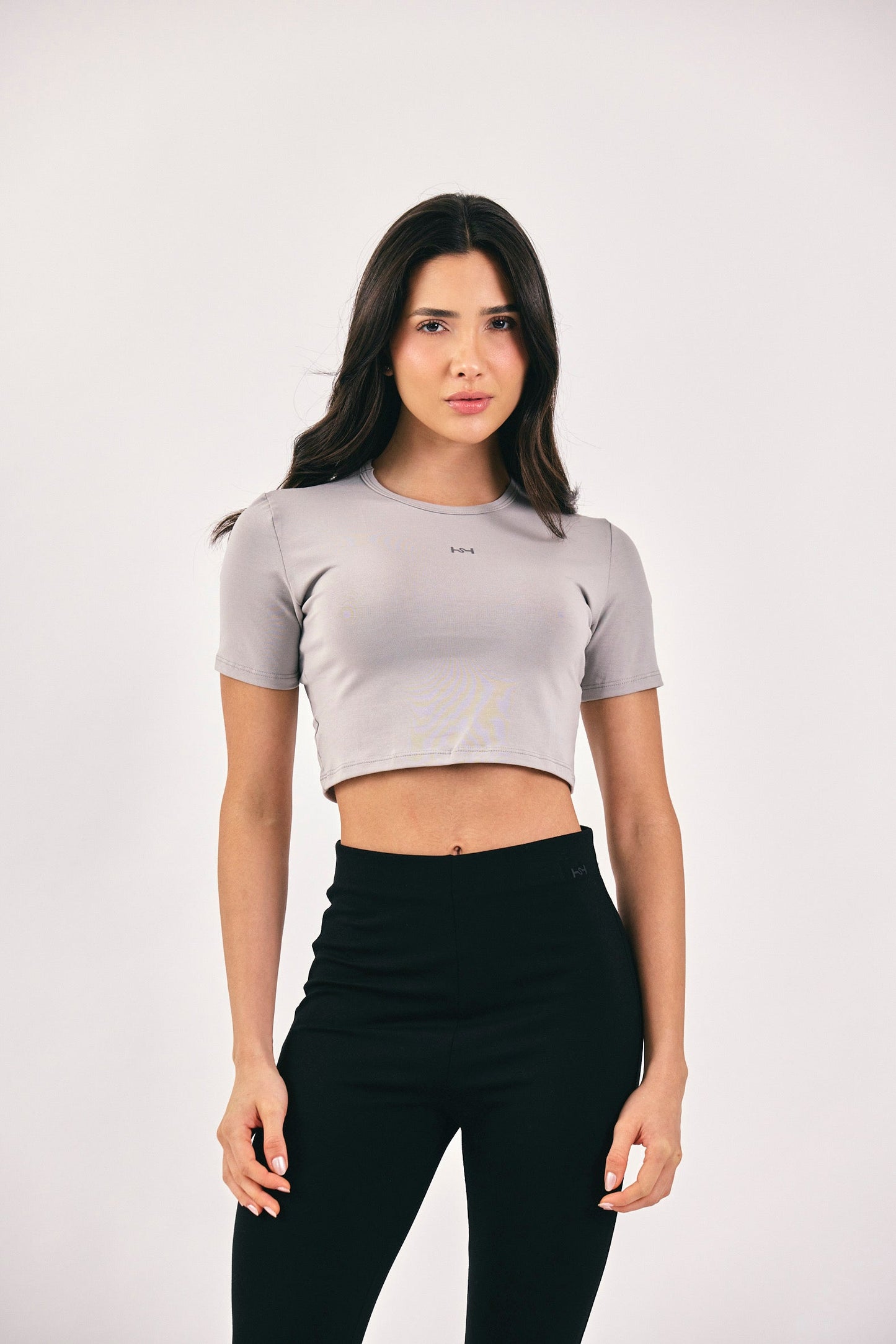ESSENTIAL CROP GRIS