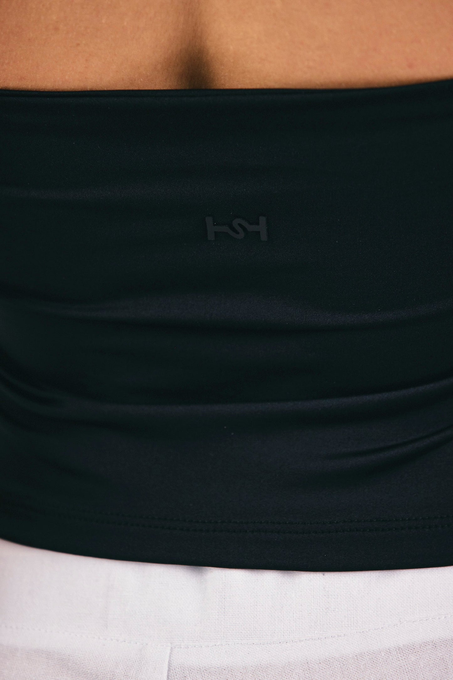 TOP HALTER NEGRO